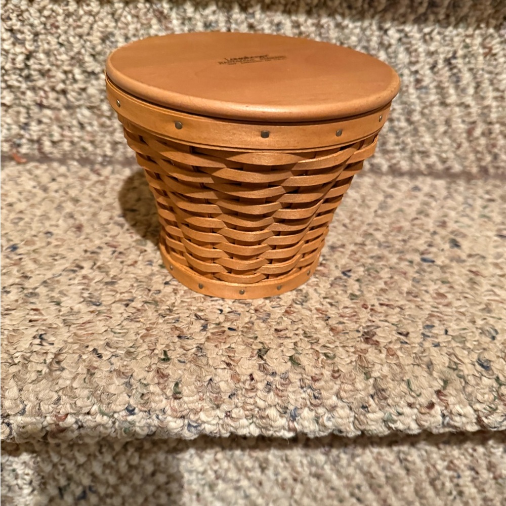 2005 Longaberger Handcrafted Hurricane base